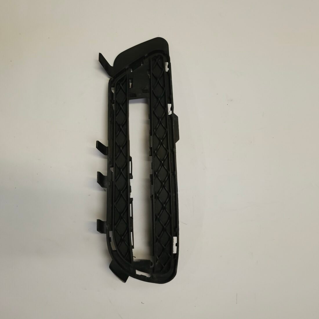 Mercedes E-Class W212 Front Bumper right grill - Image 2