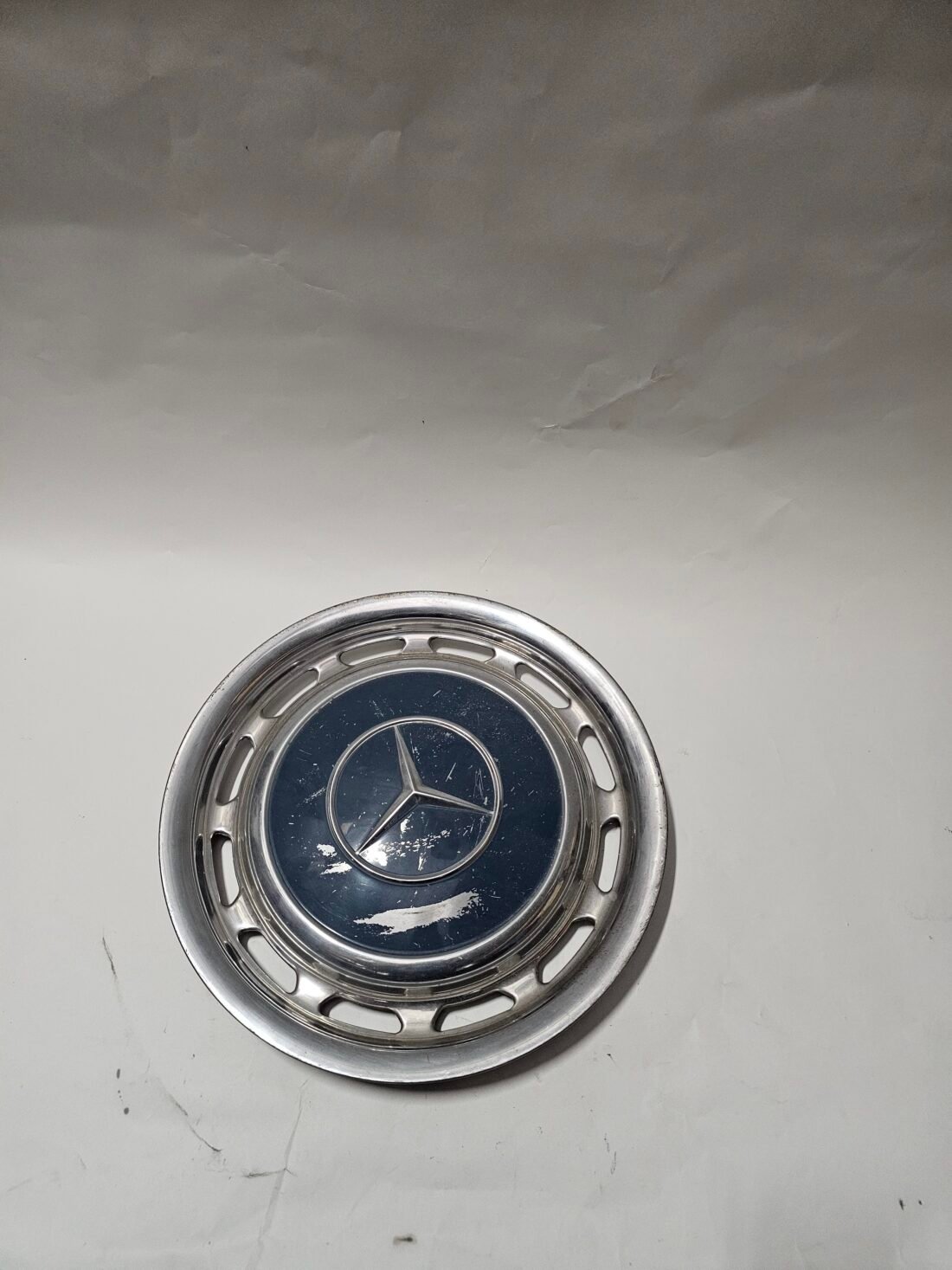 Classic Mercedes R15 Wheel Cover