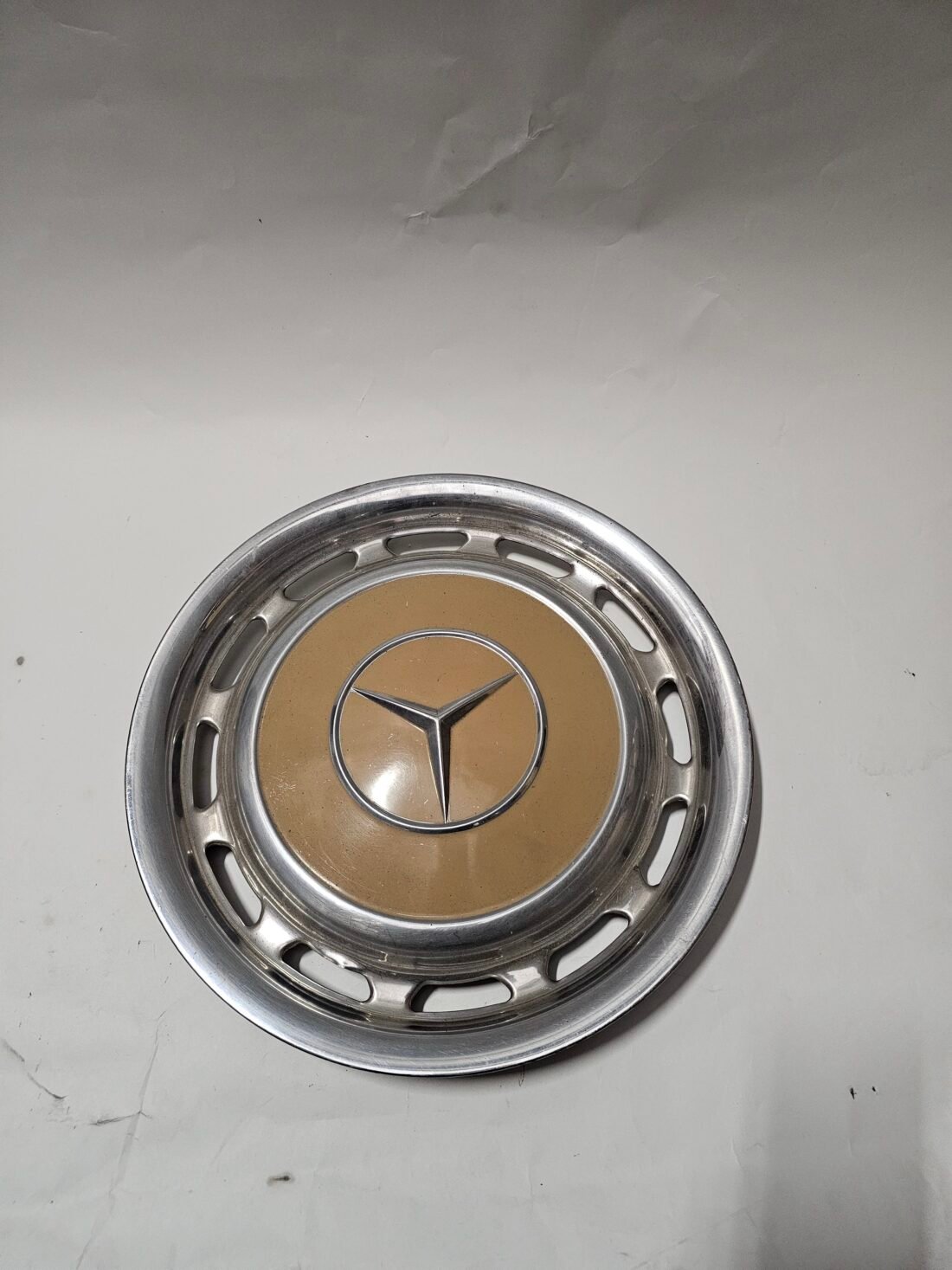 Classic Mercedes R15 Wheel Cover
