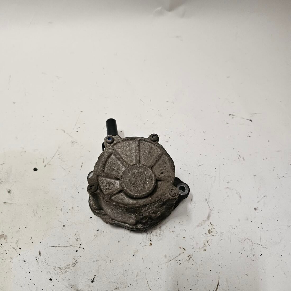 Mercedes OM651 Vacuum Pump - Image 2